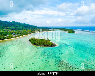 Une vue aérienne du lagon de Muri de Rarotonga aux îles Cook Banque D'Images