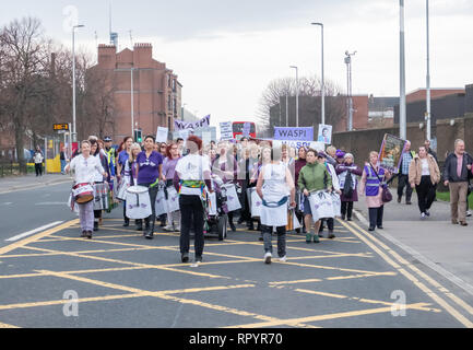 Glasgow, Ecosse, Royaume-Uni. 23 Février, 2019. Rallye pour 1950 femmes Écossais né contre l'Injustice, WASPI Pension de l'Etat. Les femmes qui sont nés dans les années 50 ont eu l'âge d'admissibilité de leur pension d'état modifié par jusqu'à six ans, entraînant des pertes de pensions jusqu'à £48 000. Credit : Skully/Alamy Live News Banque D'Images