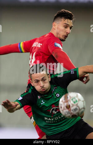 Bruges, Belgique. Feb 23, 2019. BRUGES, BELGIQUE - 23 février : Zarko Tomasevic de Kv Ostende et Kylian risque de Cercle lutte pour le ballon au cours de la Jupiler Pro League matchday 27 entre Cercle Brugge et KV Oostende sur février 23, 2019 à Bruges, Belgique. (Photo de Frank Abbeloo : Crédit Photos Pro/Alamy Live News Banque D'Images