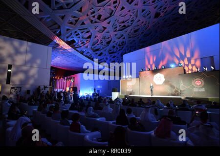 Foto LaPresse - Massimo Paolone 23 febbraio 2019 Abu Dhabi (Émirats arabes unis) Sport autour d' Eau 2019 - Louvre Abu Dhabi - Presentazione squadre LaPresse Photo - Massimo Paolone 23 Février, 2019 Abu Dhabi (Emirats Arabes Unis) Sport cyclisme Tour des EAU 2019 - Louvre Abu Dhabi - présentation des équipes Banque D'Images