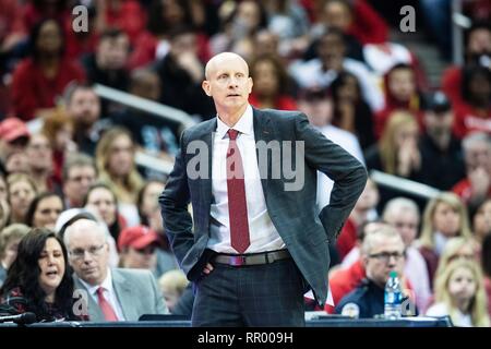 Louisville Cardinals entraîneur en chef Chris Mack durant la NCAA College Basketball match entre les Cardinals de Louisville et le Virginia Cavaliers au KFC Yum ! Le samedi 23 Février, Centre, 2019 à Louisville, KY. Jacob Kupferman/CSM Banque D'Images