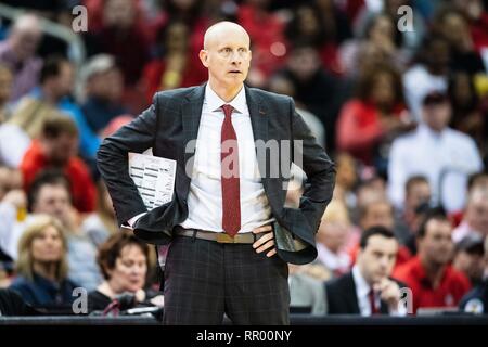 Louisville Cardinals entraîneur en chef Chris Mack durant la NCAA College Basketball match entre les Cardinals de Louisville et le Virginia Cavaliers au KFC Yum ! Le samedi 23 Février, Centre, 2019 à Louisville, KY. Jacob Kupferman/CSM Banque D'Images