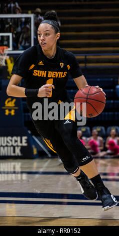 Berkeley, CA 22 Feb 2019, aux États-Unis. A. Arizona State Sun Devils guard Reili Richardson (1) disques durs au panier pendant la Basket-ball match entre Arizona State Sun Devils et le California Golden Bears 60-69 perdu à Berkeley en Californie Pavillon Hass Thurman James/CSM/Alamy Live News Banque D'Images