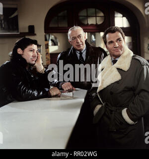 DERRICK / Verlorene Würde Deutschland 1991 / Theodor Grädler Voir mit CLAUDE OLIVER RUDOLPH (Lubich), Horst Tappert (Derrick) und FRITZ WEPPER Inspektor (Klein) 35784 / Überschrift : DERRICK / Deutschland 1991 Banque D'Images