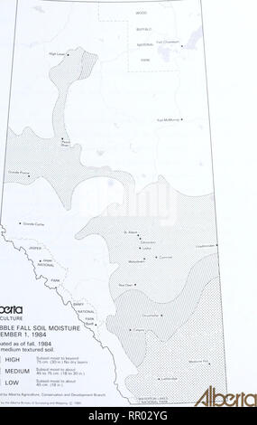 . Agri-news. L'agriculture. /Dlberra l'humidité du sol à l'AUTOMNE DE L'AGRICULTURE Le 1 novembre 1984, estimé à partir de l'automne 1984 pour un sol à texture moyenne. Élevée ? Moyen Faible sous-sol humide jusqu'à au-delà de 75 cm (30 in ) Pas de couches à sec sous-sol humide jusqu'à environ 45 à 75 cm (18 à 30 ) dans le sous-sol humide jusqu'à environ 45 cm (18 in compilées par Alberta Agriculture. La Direction générale de la conservation et du développement produit par l'Alberta Bureau d'arpentage et de cartographie © 1985 Téléphone : (403)427-2121 Direction des médias d'impression de l'agriculture. Veuillez noter que ces images sont extraites de la page numérisée des images qui peuvent avoir été retouchées numériquement pour r Banque D'Images