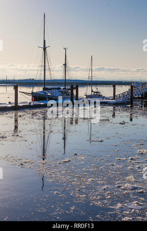 La glace sur le fleuve Fraser à Steveston Harbour pendant l'hiver de 2019 Banque D'Images