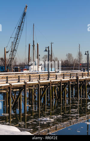 La glace sur le fleuve Fraser à Steveston Harbour pendant l'hiver de 2019 Banque D'Images