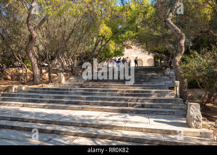 Athènes, Grèce - 14 septembre 2018 : l'entrée principale de l'Acropole à Athènes. Banque D'Images