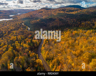 Mont Tremblant en automne, vue aérienne Banque D'Images