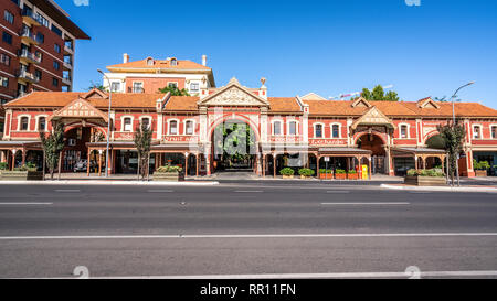 31 décembre 2018, Adelaide (Australie) : vue sur la rue de la vieille pierre et de produire des fruits du patrimoine change sur terrasse est à Adelaid Banque D'Images