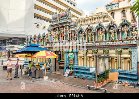 Sri Krishnan Temple, un temple hindou dédié au dieu Krishna, une incarnation de Vishnu. Son situé dans le quartier de Bugis, Singapour. Banque D'Images