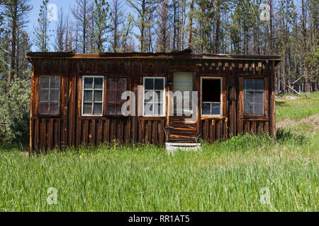 Un bâtiment en bois sur une ancienne concession agricole dans les Black Hills du Dakota du Sud. Banque D'Images