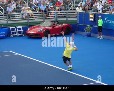 Delray Beach, Floride/USA - 24 Février 2019 : Radu Albot jouer au tennis à Delray Beach Ouvert, 24 févr. 2019 Banque D'Images