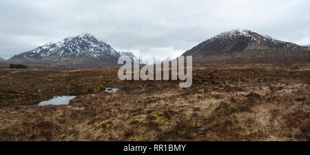 Un panorama de Rannoch Moor à vers Glen Etive dans la zone de Glencoe des Highlands écossais, Ecosse, Royaume-Uni. Banque D'Images