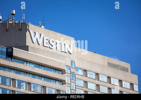 OTTAWA, CANADA - 11 NOVEMBRE 2018 : Westin Logo sur leur main hotel à Ottawa, Ontario. The Westin est une marque mondiale, propriétaire et franchise du luxe ho Banque D'Images