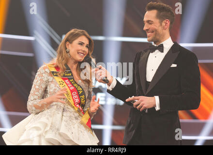 Rust, Allemagne. Feb 23, 2019. Rust, Allemagne - le 23 février 2019 : concours de beauté Miss Allemagne Élection à Europapark avec Anahita Rehbein, Miss France 2018 et de l'hôte Alexander Mazza | Conditions de crédit dans le monde entier : dpa/Alamy Live News Banque D'Images