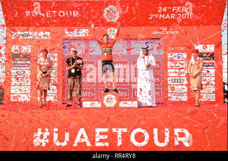 Abu Dhabi, EAU. 24 févr. 2109. Foto LaPresse - Massimo Paolone 24 febbraio 2019 Abu Dhabi (Émirats arabes unis) Sport autour d' Eau 2019 - Tappa 1 - Da Al Hudayriat Hudayriat île une île Al - Crono squadre 16 km Nella foto : la premiazione di ROGLIC(Primoz SLO)TEAM JUMBO - VISMA - LaPresse Photo Massimo Paolone 24 Février, 2019 Abu Dhabi (Emirats Arabes Unis) Sport cyclisme Tour 2019 Eau - Phase 1 - De Al Hudayriat Hudayriat l'île d'Al Island - 9,9 km TTT dans le pic : la cérémonie de Primoz SLO)ROGLIC(ÉQUIPE JUMBO - VISMA Crédit : LaPresse/Alamy Live News Banque D'Images