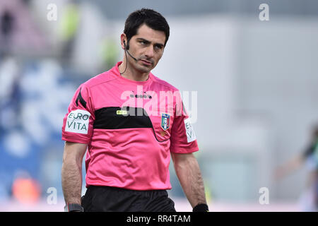 Reggio Emilia, Italie. Feb 24, 2019. Foto Claudio Grassi/LaPresse 24 febbraio 2019 Reggio Emilia (RE) Italia sport calcio Sassuolo vs SPAL - Campionato di Calcio Serie A TIM 2018/2019 - stade Mapei Stadium-Citta' del Tricolore. Nella foto : l'arbitro Fabio Maresca di Napoli Photo Claudio Grassi/LaPresse 24 février 2019 Reggio Emilia (RE) Italie Sports Football US Sassuolo Calcio vs SPAL - championnat de football italien Serie A Ligue TIM 2018/2019 - Stadium-Citta Mapei' del Tricolore stadium. Dans le pic : arbitre Fabio Maresca de Naples Crédit : LaPresse/Alamy Live News Banque D'Images