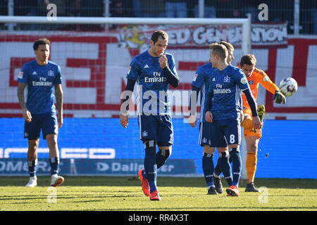 Joueur Hamburger, v.li : Josha VAGNOMAN (HSV Hambourg Hambourg Hambourg), Pierre Michel LASOGGA (HSV Hambourg Hambourg Hambourg), Lewis HOLTBY (HSV Hambourg Hambourg Hambourg), Julian gardien POLLERSBECK (HSV Hambourg Hambourg Hambourg), déception, frustré, déçu, frustré, découragé, après l'versustor. Action, Soccer 2. Bundesliga / SSV Jahn Regensburg-HSV Hamburg Hambourg 2-1, 23.journée, journée23, Liga2 Saison 2018/19, sur 24.02.2019. ARENA CONTINENTAL, le LDF RÈGLEMENT Interdire toute photographie COMME NOUS LES SÉQUENCES D'IMAGES ET/OU QUASI VIDÉO. Dans le monde d'utilisation | Banque D'Images