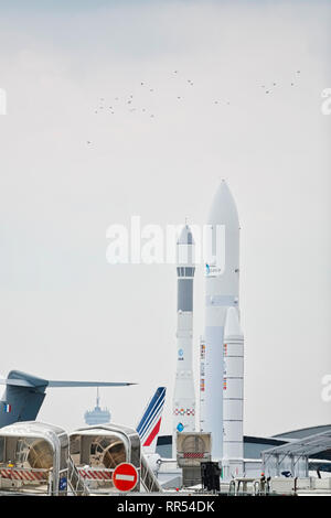 LE BOURGET, FRANCE - Le 24 juin 2017. Avions garés à des salles de réunion à Paris Le Bourget au cours de l'aéronautique et de l'international de l'aéronautique et spatiale Banque D'Images