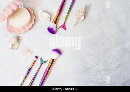 Ensemble de queue de sirène make-up pinceau. Constituent des outils Banque D'Images