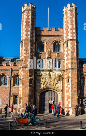 St John's College de Cambridge - La grande porte St John's College, Université de Cambridge - achevé en 1516. Tourisme Cambridge / la ville historique de Cambridge. Banque D'Images