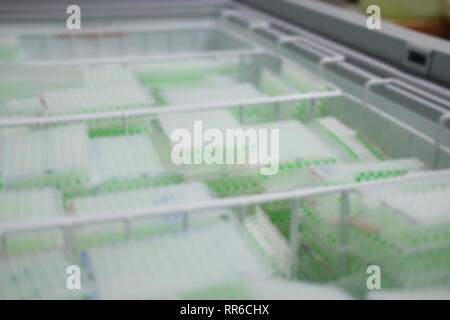 L'échantillon de l'ADN des plantes biotechnologiques dans biiology scientifique laboratoire laboratoire. arrière-plan flou Banque D'Images