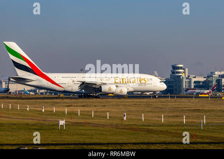 L'Aéroport International de DŸsseldorf, UD, Emirates Airbus A380, vient d'arriver, Banque D'Images