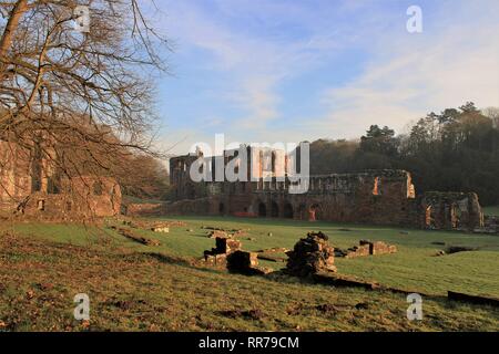 , Cumbria (Royaume-Uni). Feb 25, 2019. Météo britannique. Soleil de l''Abbaye de Furness Cumbria. C.Crédit Hall/Alamy Live News. Banque D'Images