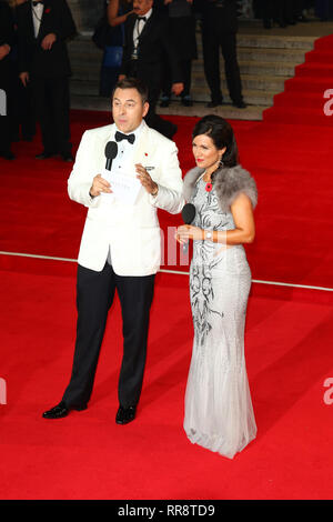 Oct 26, 2015 - Londres, Angleterre, Royaume-Uni - James Bond Spectre Première mondiale tenue au Royal Albert Hall :- Photo montre : David Walliams et Susanna Reid Banque D'Images