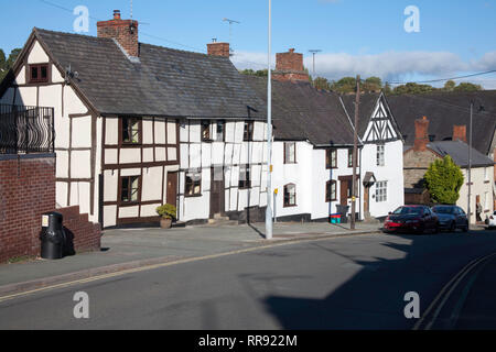 Maisons anciennes de la rue high street Welshpool Powys Pays de Galles Banque D'Images