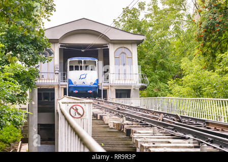 Kiev/Ukraine - 31 juillet 2015 - funiculaire reliant l'Uppertown, et la partie inférieure du commerce de quartier Podil, de Poshtova Ploshcha, par l'intermédiaire de la Banque D'Images