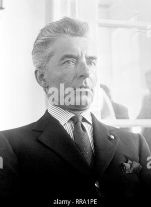 HERBERT VON KARAJAN / Dirigent HERBERT VON KARAJAN (1908-1989), Aufnahme aus den Jahren er des années 1970. B188942 / Überschrift : HERBERT VON KARAJAN Banque D'Images