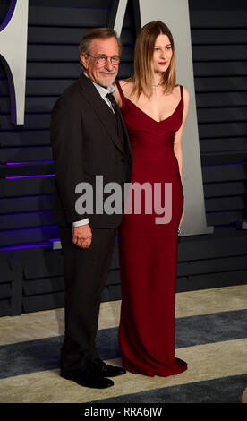 Steven Spielberg et Destry Allyn Spielberg participant à la Vanity Fair Oscar Party organisée à l'Annenberg Center for the Performing Arts à Beverly Hills, Los Angeles, Californie, USA. Banque D'Images