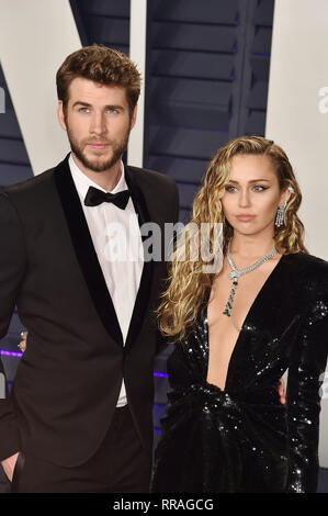 Los Angeles, CA - le 24 février : Liam Hemsworth et Miley Cyrus assister à la 2019 Vanity Fair Oscar Party hosted by Radhika Jones à Wallis Annenberg Center for the Performing Arts le 24 février 2019 à Beverly Hills, Californie. Banque D'Images