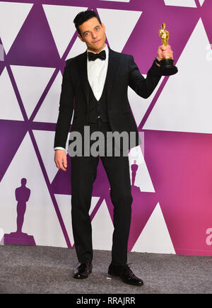 Los Angeles, USA. Feb 24, 2019. Rami Malek, gagnant du meilleur acteur pour "Bohemian Rhapsody, posent à la 91 Awards dans la salle de presse pendant au Hollywood and Highland le 24 février 2019 à Hollywood, Californie Crédit : Tsuni/USA/Alamy Live News Banque D'Images