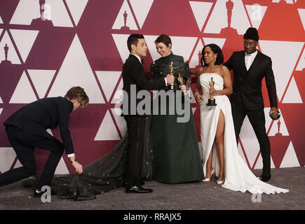 Los Angeles, USA. Feb 24, 2019. Rami Malek gagnant Meilleur acteur dans un rôle de premier prix pour 'Bohemian Rhapsody', Olivia Colman lauréat Meilleure actrice pour le film 'Le Favori, ' Mahershala Ali gagnant Meilleur acteur dans un Second Rôle pour 'Livre Vert' et Regina King lauréat Meilleure actrice dans un Second Rôle pour "Si Beale Street pouvait parler poser lors de la 91e Academy Awards annuel dans la salle de presse pendant au Hollywood and Highland le 24 février 2019 à Hollywood, Californie Crédit : Tsuni/USA/Alamy Live News Banque D'Images