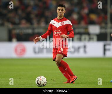 Düsseldorf, Deutschland. Feb 23, 2019. firo : 23.02.2019 Football, 2.Bundesliga, la saison 2018/2019, Fortuna Düsseldorf Düsseldorf - 1.FC Nuremberg Nuremberg 2 : 1 Alfredo Morales, simple action | Conditions de crédit dans le monde entier : dpa/Alamy Live News Banque D'Images