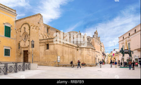 L'église (église) de San Domenico sur la Piazza Vittorio Veneto. dans les Pouilles. Site du patrimoine de l'Unesco ville, Matera, Basilicate, Italie. La culture de la capitale Banque D'Images