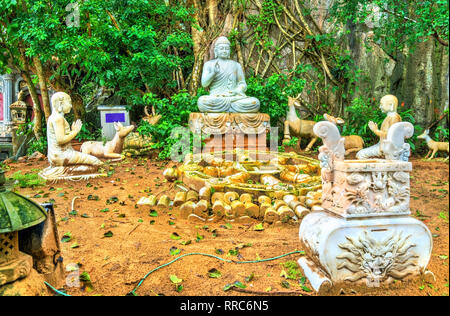 Temple bouddhiste sur les montagnes de marbre à Da nang, Vietnam Banque D'Images