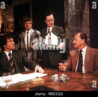 SOKO 5113 Folge : Das harte Geschäft Foto vlnr. : RANDOLF KRONBERG, ADI PINTER, Horst Schickl (WILFRIED KLAUS), Munoz (IVAN DESNY). Regie : Kai Borsche aka. Harte Das Geschäft / Überschrift : SOKO 5113 / BRD 1986 Banque D'Images