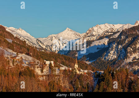 Coucher du soleil d'hiver en grosses Walsertal/grande vallée Walser près de Blons village - Blons, Vorarlebrg, Autriche Banque D'Images