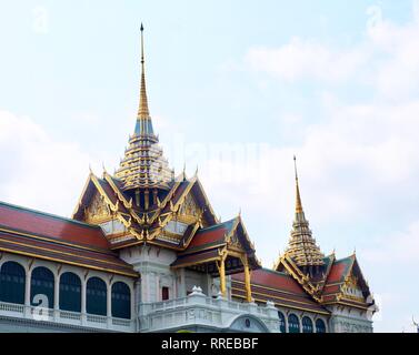 Chakri Maha Prasat Salle du trône dans le temple Wat Phra Kaew et le Grand Palais à Bangkok, Thaïlande. Banque D'Images