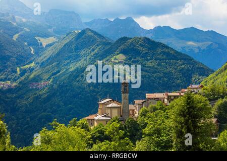 Azzone, Val di Scalve, Lombardie, Italie, Europe Banque D'Images