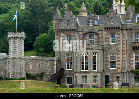 Tourisme culturel : vue panoramique sur Abbotsford House, maison de Walter Scott à Melrose, Scottish Borders, Écosse, Royaume-Uni Banque D'Images