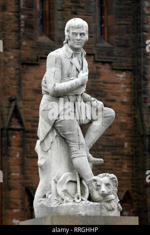 Tourisme culturel : statue de Robert Burns, au centre de Dumfries, Dumfries et Galloway, Écosse, Royaume-Uni Banque D'Images