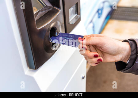 Le paiement du gaz hydrogène, le ravitaillement en hydrogène, le ravitaillement rapide en hydrogène ne prend que trois minutes Banque D'Images