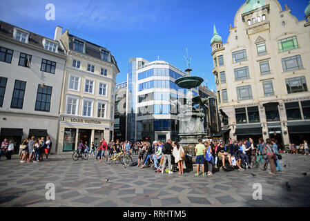 Amagertorv (Amager Square), aujourd'hui partie de la zone piétonne Strøget, est souvent décrit comme le plus central, dans le centre de Copenhague, Danemark Banque D'Images