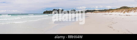 Plage Rarawa, populaire et très belle plage de sable blanc dans la région de Northland, île du Nord, Nouvelle-Zélande, Pacifique Banque D'Images