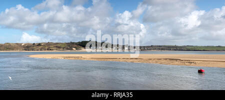 Une vue panoramique de la rivière camel sur la côte nord des Cornouailles. Banque D'Images